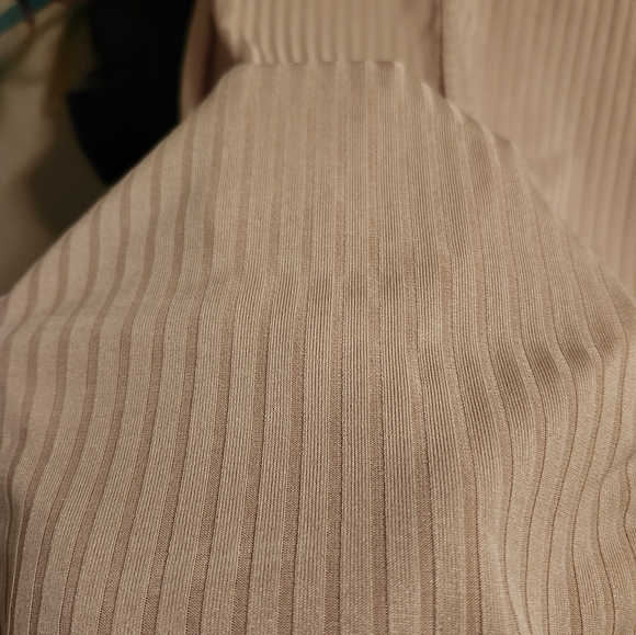 PrettyLittleThing Dress - Picture 7 of 10